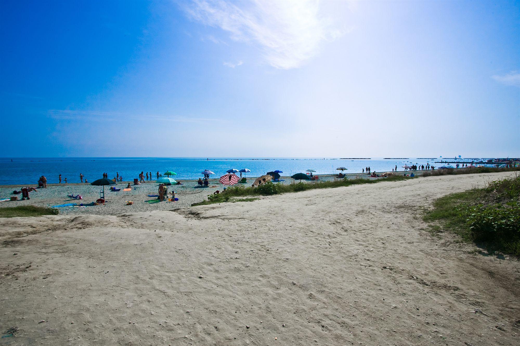 Hotel Residence Le Dune Breakfast Included Lido Adriano Exterior photo